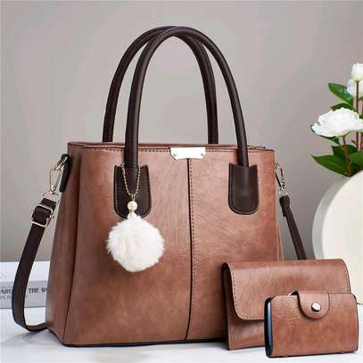 Single handbags image 1