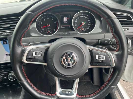 GOLF GTI image 4