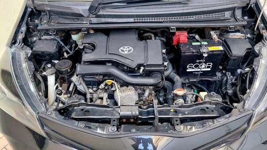 Toyota Vitz Grey image 1