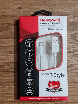 Honeywell Apple Lightning Sync and Charge Non-Braided Cable image 3