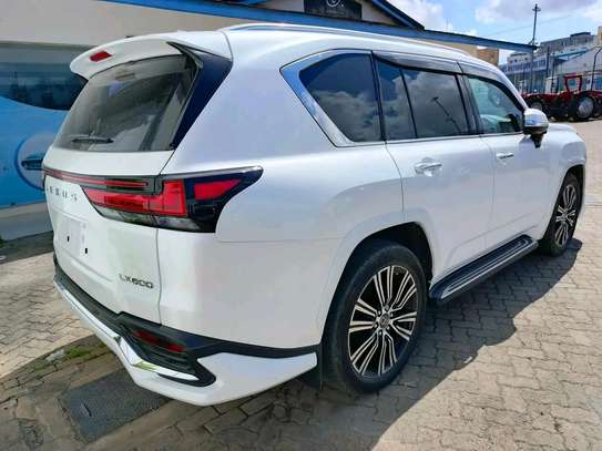 Lexus Lx600 White 2023 sport image 8
