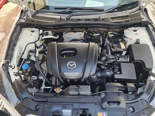 AXELA PETROL 2018MODEL image 7