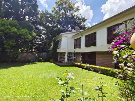 4 Bed House with En Suite at Lavington Green image 22