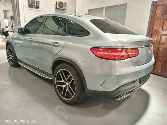 Mercedes Benz GLE 350d image 9