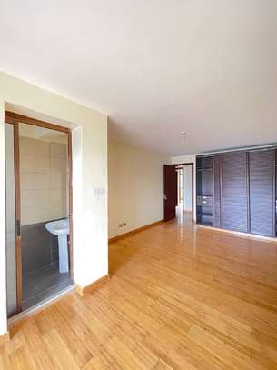 3 Bed Apartment with En Suite in Lavington image 14