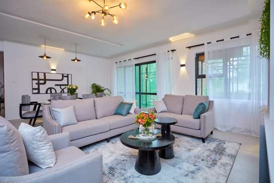 3 Bed Apartment with En Suite in General Mathenge image 1