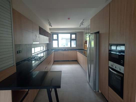 4 Bed Villa with En Suite in Lavington image 1
