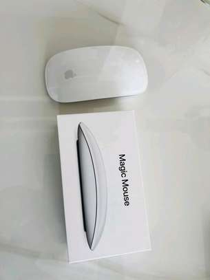 Apple Magic Mouse 2  (PREOWNED) image 3