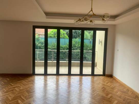 4 Bed Apartment with En Suite in Rosslyn image 28