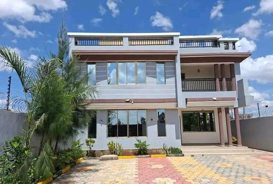 8 Bed House with En Suite in Syokimau image 1