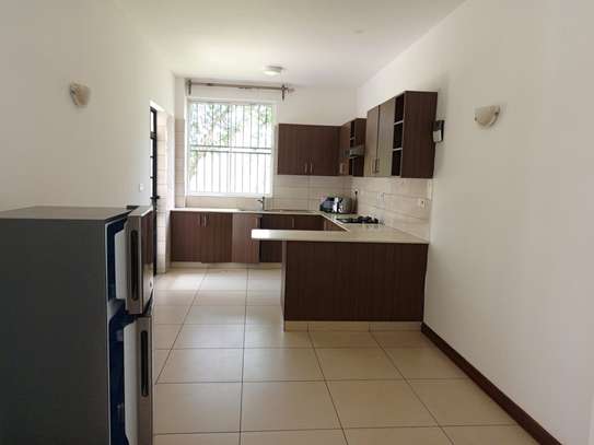 2 Bed Apartment with En Suite at Farm image 5