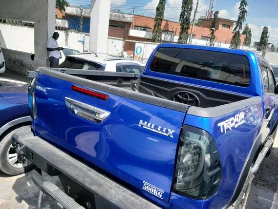 Toyota Hilux double cabin auto diesel 2019 blue image 12