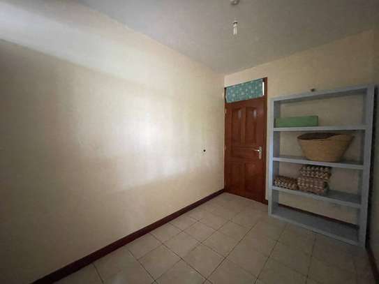 3 Bed Apartment with En Suite in Lavington image 6