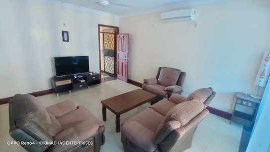 Serviced 1 Bed Apartment with En Suite at Links Road image 20