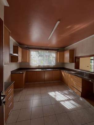 4 Bed Townhouse with En Suite in Lavington image 13