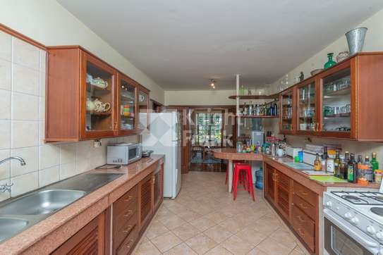 4 bedroom apartment for sale in Kilimani image 7