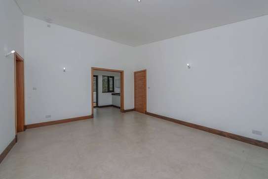 5 Bed Townhouse with En Suite in Kitisuru image 7