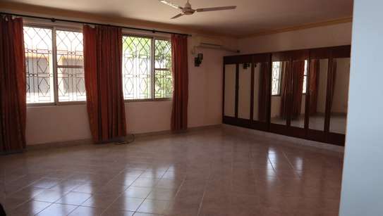 4 Bed House with Aircon in Nyali Area image 6