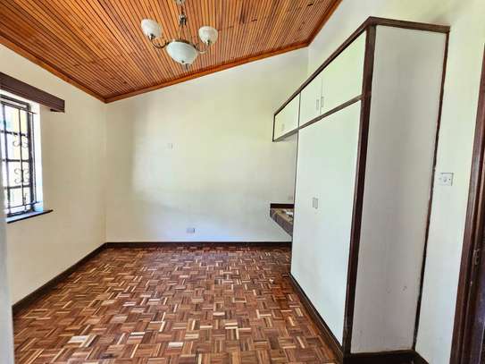 4 Bed House with En Suite in Thigiri image 8