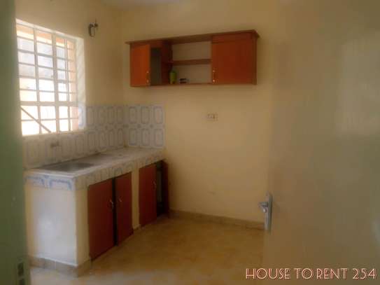 TO RENT TWO BEDROOM ENSUITE TO RENT image 9