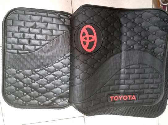 Toyota Floor mats for all five seater car image 3