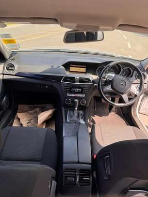 Mercedes benz C200 KCR image 2