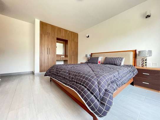 3 Bed Apartment with En Suite in Lavington image 10