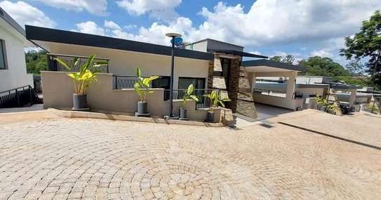 Three bedroom villas for sale kitsuru image 3