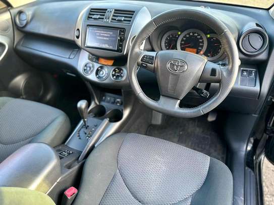 2015 Toyota RAV4 image 11