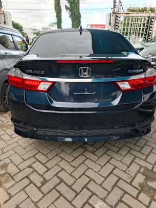 Honda Grace hybrid 2018 image 4