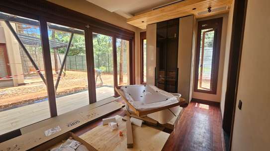 5 Bed Townhouse with En Suite in Runda image 19