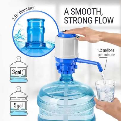 Manual water pump image 1