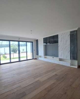 5 Bed Villa with En Suite at Muthangari Drive image 3