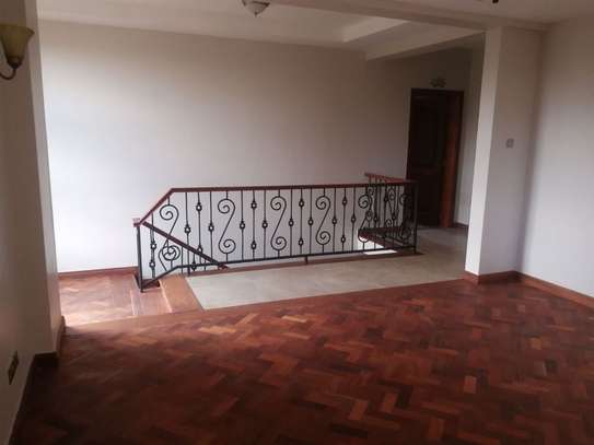 4 Bed Apartment  in Riverside image 27