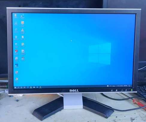 Dell 19 inches stretch monitor. image 1