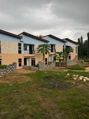 3 Bed Townhouse with En Suite in Mtwapa image 2