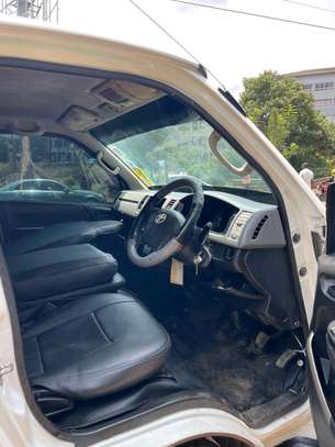 Toyota hiace 7l image 7