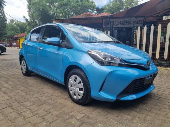 Toyota Vitz 1.0 FWD 5dr 2016 Blue image 11