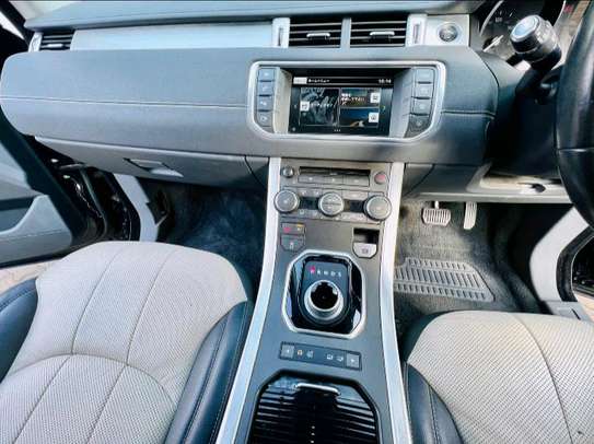 Range Rover evoque 2016 model image 1