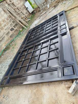 Sliding gates image 2