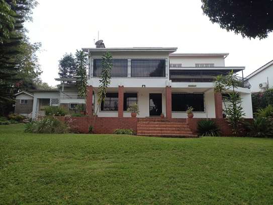 5 Bed House with Garage in Gigiri image 2