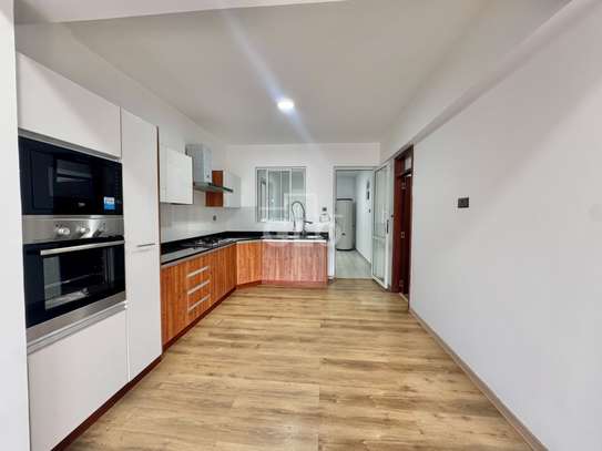 4 Bed Apartment with En Suite in Parklands image 18