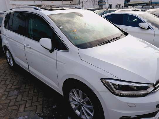 Volkswagen touran sunroof  2016 white image 8