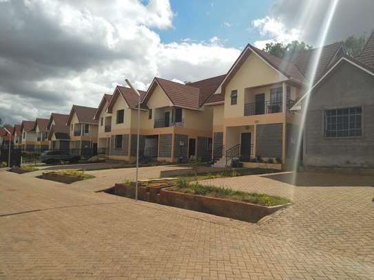 Lovely 4 BR Houses plus Sqs in Ngong image 6