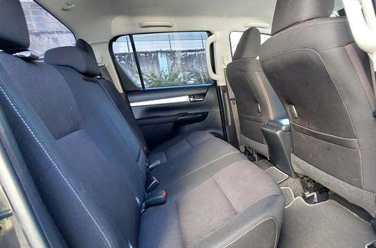Toyota Hilux double cabin black 2018 image 7