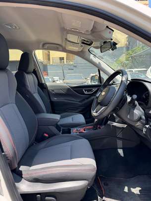 Subaru Forester X-brake 2018 white image 9