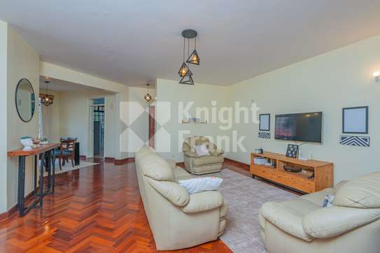 3 Bed Apartment with Swimming Pool at Hendred Road image 4