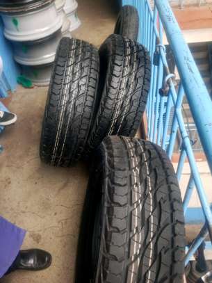 BRIDGESTONE 245/70/16 image 4