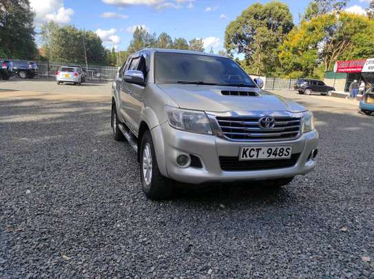 HILUX DOUBLE CABIN image 1