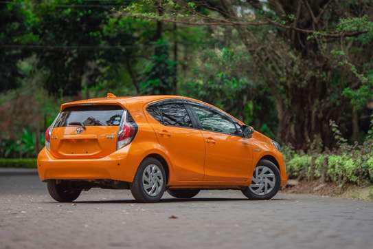Toyota Aqua Orange 2015 image 15